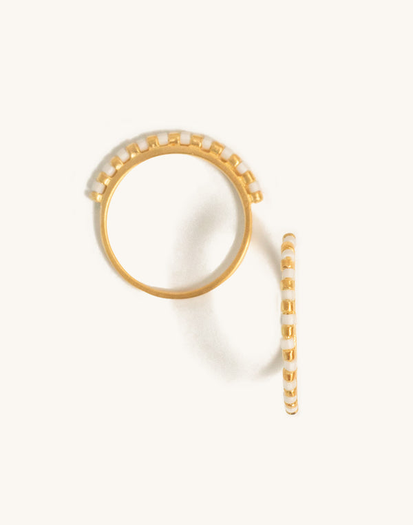 VIŚHVA RING - Ivory Glass Beads