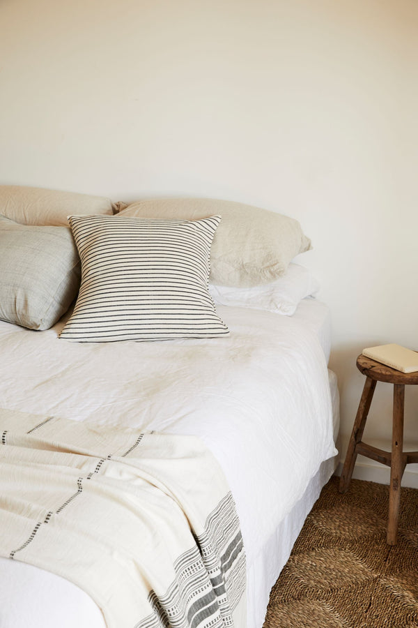 COTTON HANDWOVEN CUSHION - GREY SQUARE