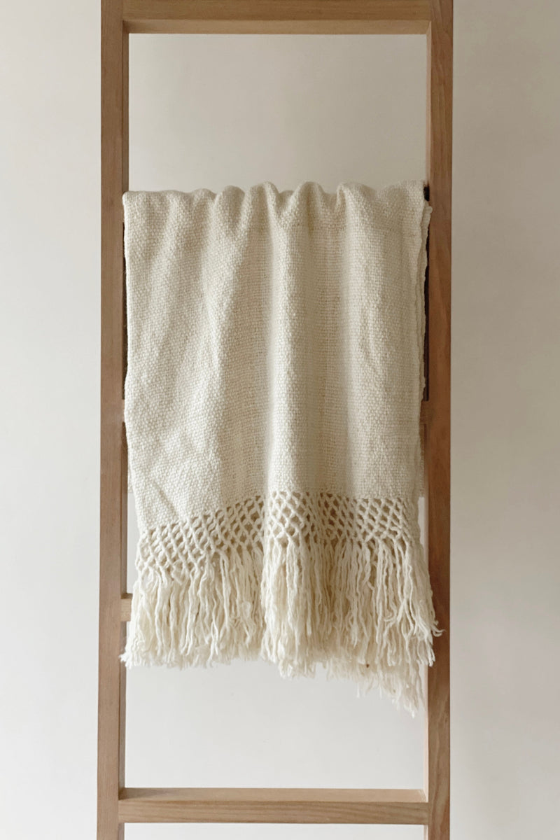 PUNA LLAMA THROW | NATURAL WHITE