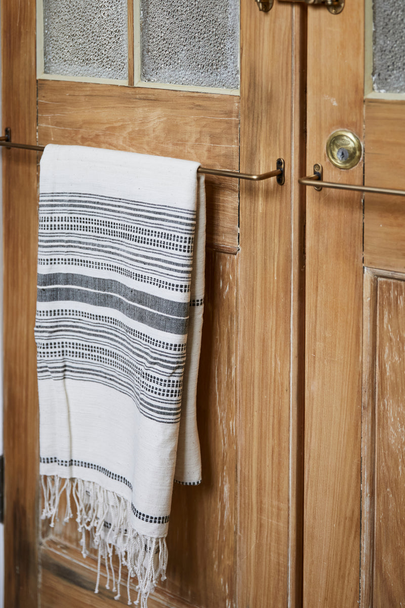 COTTON HANDLOOMED THROW | NATURAL & CHARCOAL