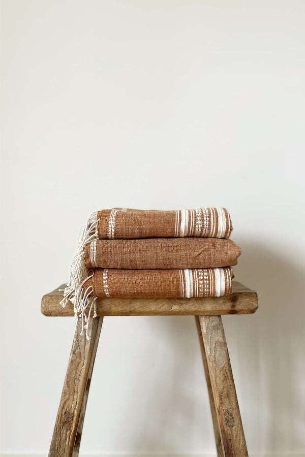 COTTON HANDLOOMED TOWEL | CLAY & NATURAL